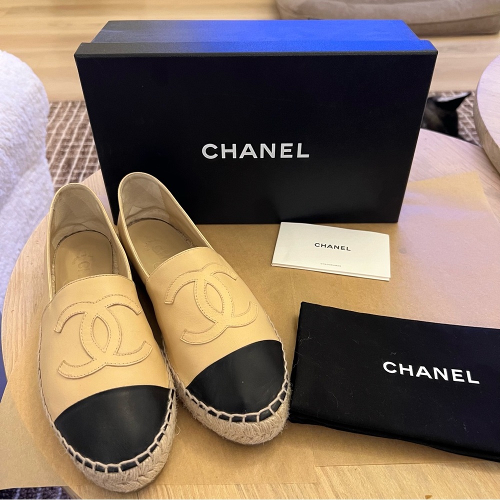 Authentic CHANEL Beige/Black Espadrilles size 38 (7-7.5)